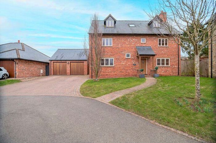 7 Bedroom Detached House For Sale In Deenethorpe, North Northamptonshire, NN17