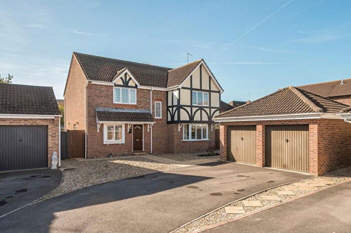 4 Bedroom Detached House For Sale In Lavender Close, Middleton-On-Sea, PO22