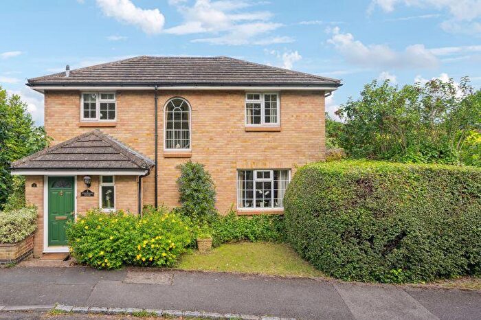 3 Bedroom Detached House For Sale In Orchard Drive - Wooburn Green, HP10