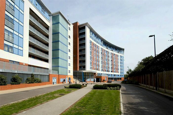 1 Bedroom Flat To Rent In Bray Court, 2 Meath Crescent, London E2