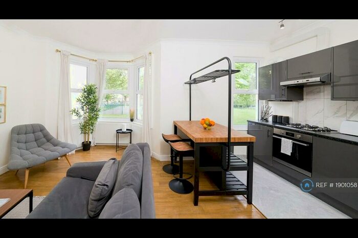 2 Bedroom Flat To Rent In Willoughby Road, London, N8