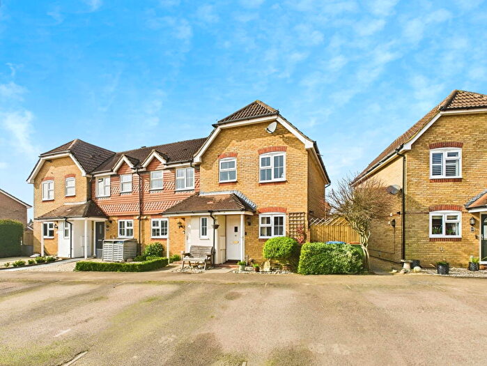 3 Bedroom End Of Terrace House For Sale In Ropeland Way, Horsham, RH12