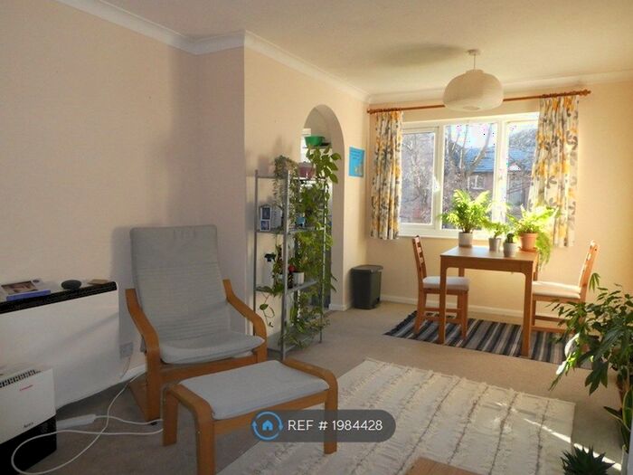 2 Bedroom Flat To Rent In Earlsfield, London, SW17