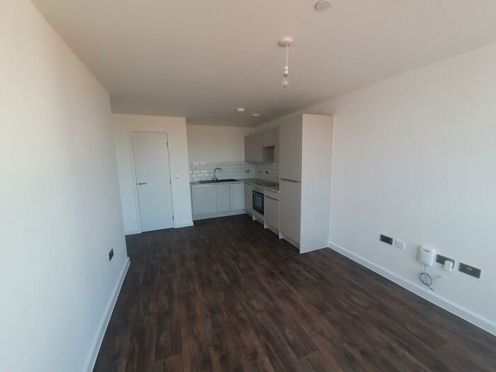 1 Bedroom Apartment To Rent In Moseley Gardens, Moseley Street, Digbeth, B12