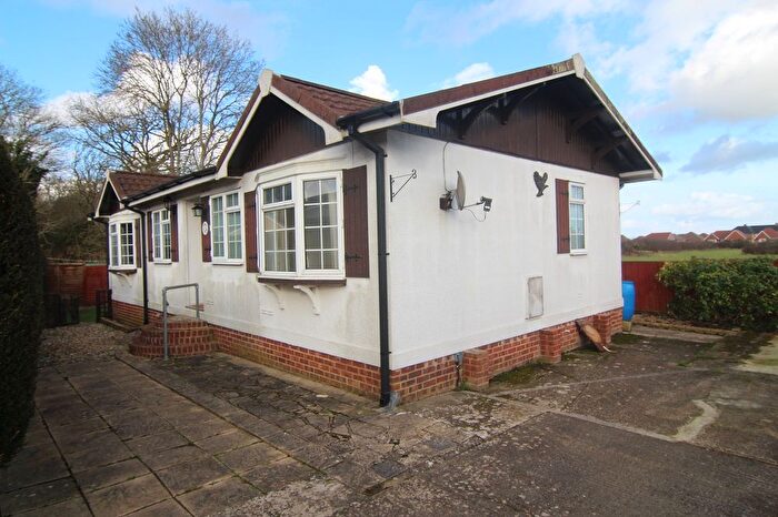 2 Bedroom Mobile/park Home To Rent In Whitehouse Farm Caravans, Beech Hill Road, Spencers Wood, Reading, RG7