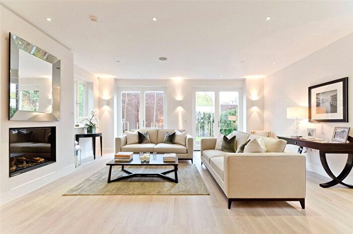 5 Bedroom Detached House To Rent In Pembroke Gardens, London, SW14