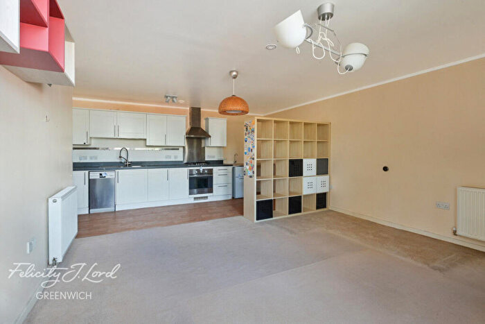 2 Bedroom Flat For Sale In Evelyn Street, London, SE8