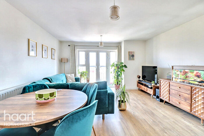 2 Bedroom Apartment For Sale In Stafford Avenue, Hornchurch, RM11