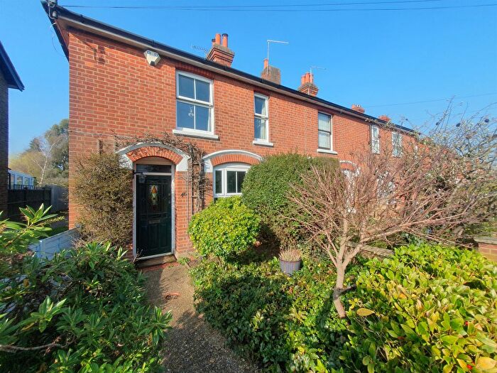 2 Bedroom End Terrace House For Sale In Penyston Road, Maidenhead, SL6