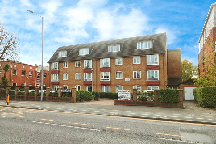 1 Bedroom Flat For Sale In Cadogan Court, New Malden, KT3