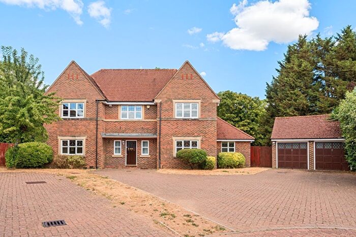 5 Bedroom Detached House To Rent In Heathside Place, Epsom, KT18