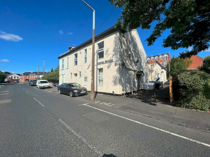 1 Bedroom Flat To Rent In Church Street, Gornal Wood, Dudley, West Midlands, DY3