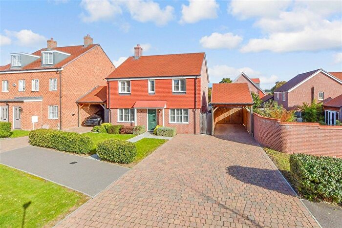 4 Bedroom Detached House For Sale In Watling Drive, Newington, Sittingbourne, Kent, ME9