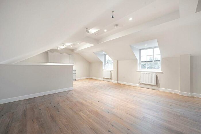 1 Bedroom Flat For Sale In High Street, Ewell, Epsom, KT17