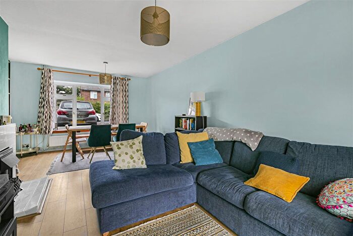 3 Bedroom Terraced House For Sale In Burnett Square, Hertford, SG14
