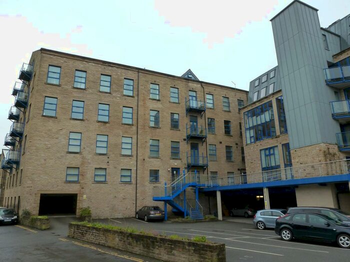 2 Bedroom Apartment To Rent In West Street, Sowerby Bridge, HX6