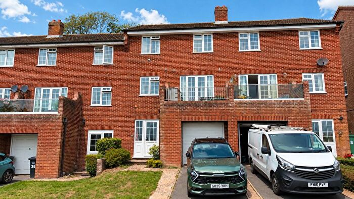 3 Bedroom Town House For Sale In Park Crescent, Hastings, TN34