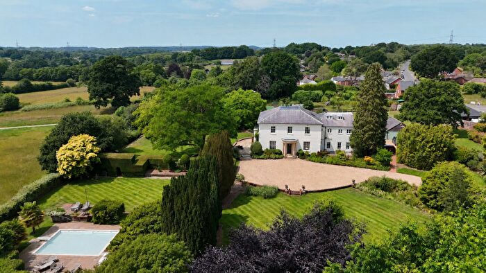 6 Bedroom Detached House For Sale In Sandleheath, Fordingbridge, SP6