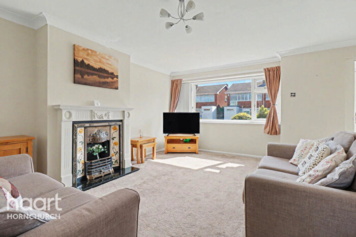3 Bedroom End Of Terrace House For Sale In Cormorant Walk, Hornchurch, RM12