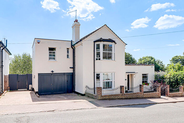 4 Bedroom Detached House For Sale In George Street, Hemel Hempstead, HP2