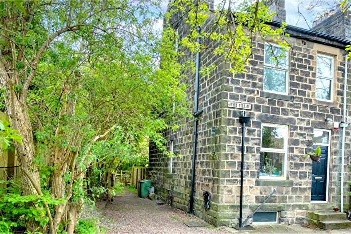 3 Bedroom End Of Terrace House For Sale In Henry Terrace, Yeadon, Leeds, LS19