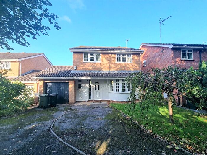 4 Bedroom House To Rent In Crescent Road, Bristol, Somerset, BS16