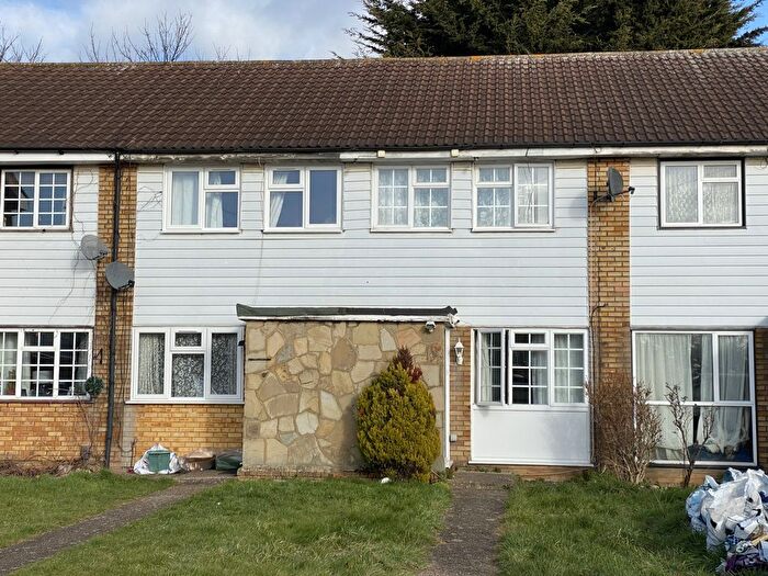 2 Bedroom Terraced House For Sale In Cleave Ave, Hayes, London, UB3