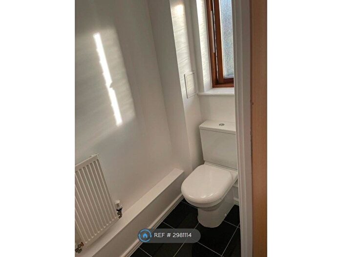 3 Bedroom Terraced House To Rent In Raleigh Close, Gravesend, DA12