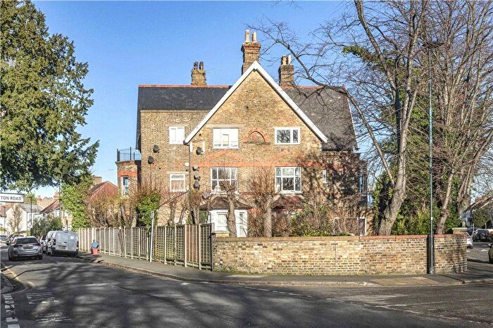 1 Bedroom Flat To Rent In Inwood Road, Hounslow, TW3