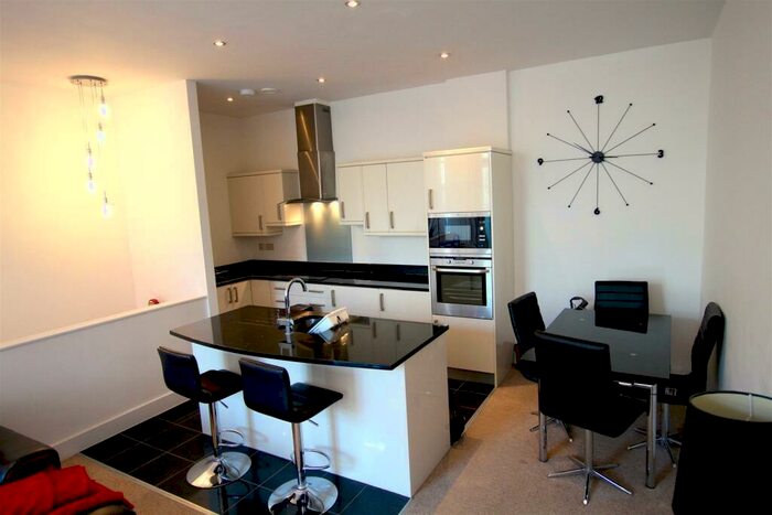 2 Bedroom Apartment To Rent In The Axis, Wollaton Street, Nottingham, NG1
