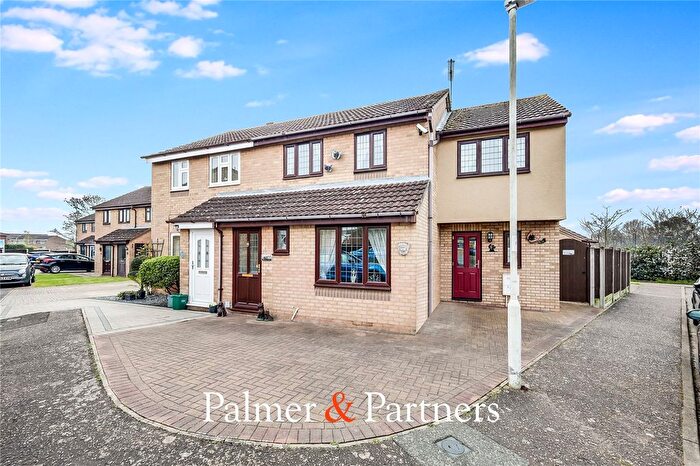 4 Bedroom Semi Detached House For Sale In Bouchers Mead, Chelmsford, Essex, CM1