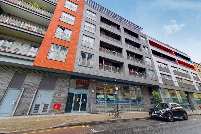 2 Bedroom Flat To Rent In Plumbers Row, , Aldgate, London, E1