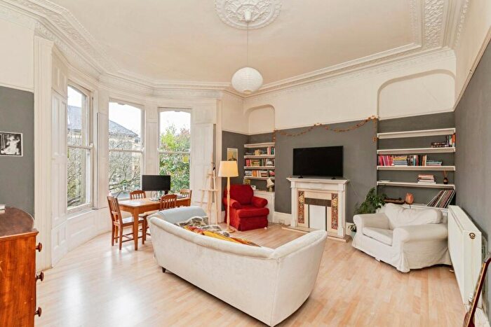 2 Bedroom Flat For Sale In Fernbank Road, Bristol, BS6
