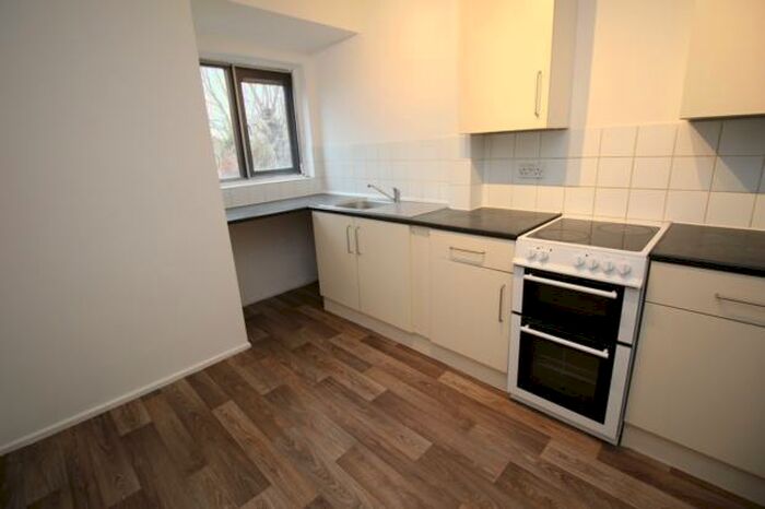 2 Bedroom Flat To Rent In Padbury House, Bedford, Beds, MK40