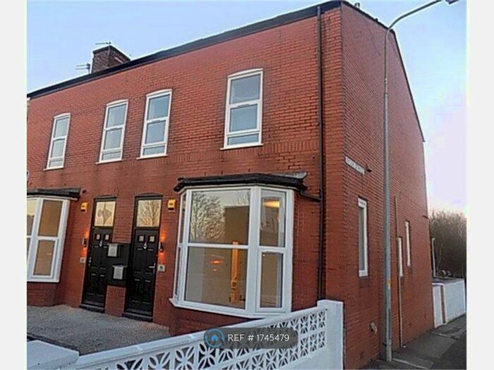 8 Bedroom Terraced House To Rent In Bolton Road Farnworth Bolton, Bolton, BL4