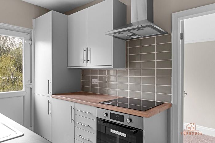 3 Bedroom Flat For Sale In Beech Avenue, York, North Yorkshire, YO24