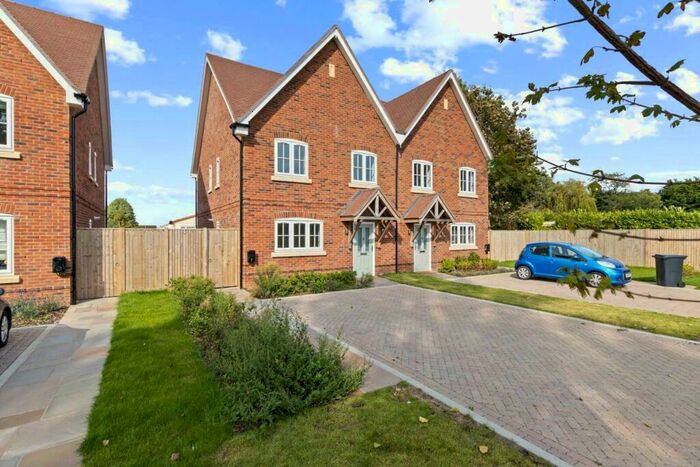 3 Bedroom Semi-Detached House To Rent In Platinum Gardens, Nyetimber, PO21