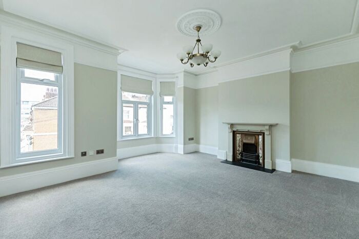 2 Bedroom Maisonette To Rent In South Terrace, Hastings, East Sussex, TN34