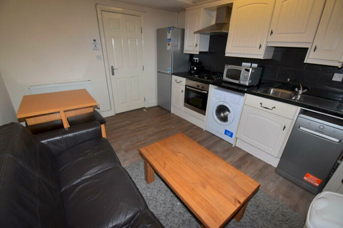 3 Bedroom Apartment To Rent In George Street, Leamington Spa, CV31