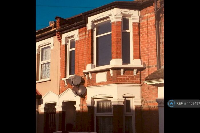 1 Bedroom Terraced House To Rent In Stanley Road, London, E12