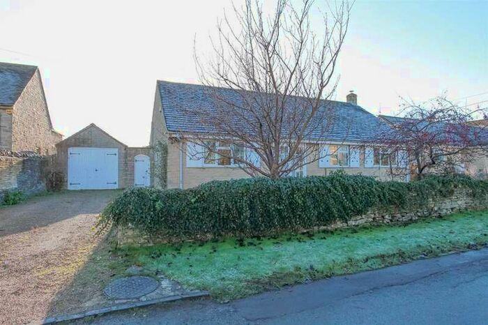 3 Bedroom Detached Bungalow For Sale In Fiddlers Hill, Shipton Under Wychwood, OX7