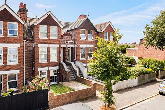 2 Bedroom Maisonette For Sale In Canterbury Road, Folkestone, CT19