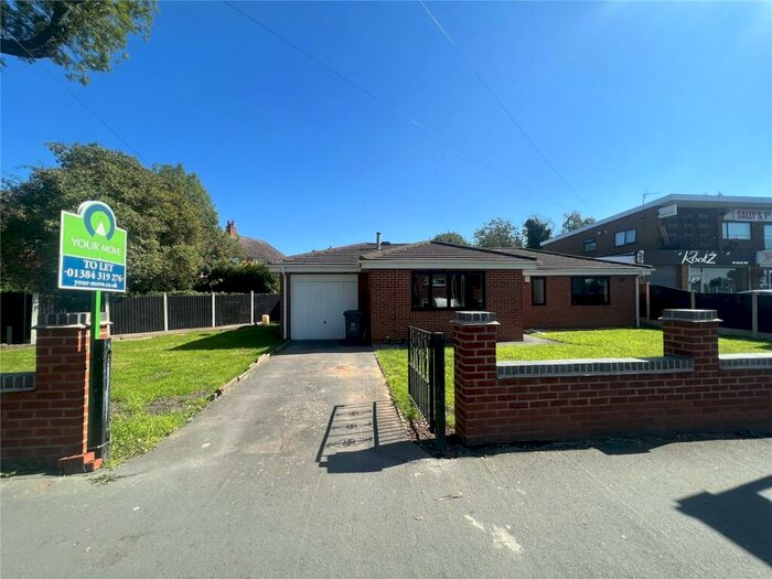 3 Bedroom Bungalow To Rent In Tiled House Lane, Brierley Hill, West Midlands, DY5