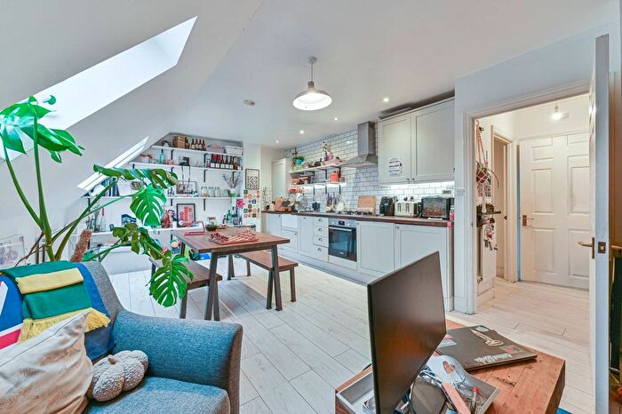 1 Bedroom Flat For Sale In Kelly Avenue, Peckham, London, SE15