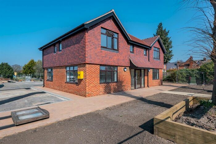 1 Bedroom Flat To Rent In High Street, Ripley, Woking, GU23