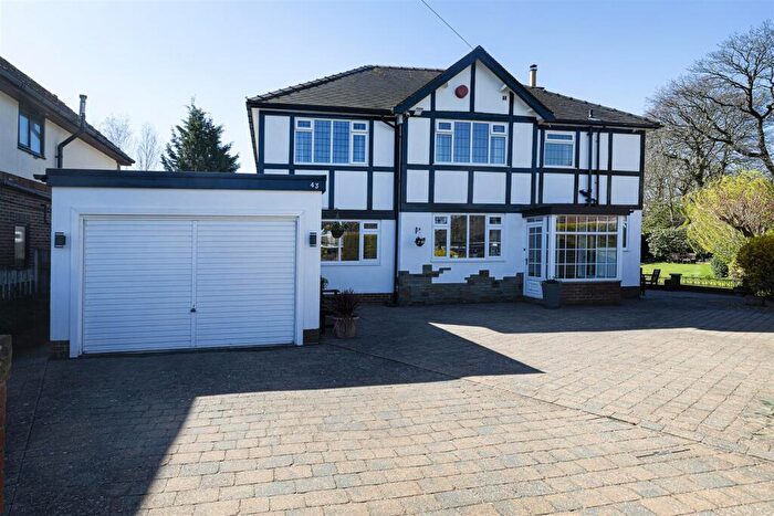 4 Bedroom Detached House For Sale In Cumberland Avenue, Fixby, Huddersfield, HD2