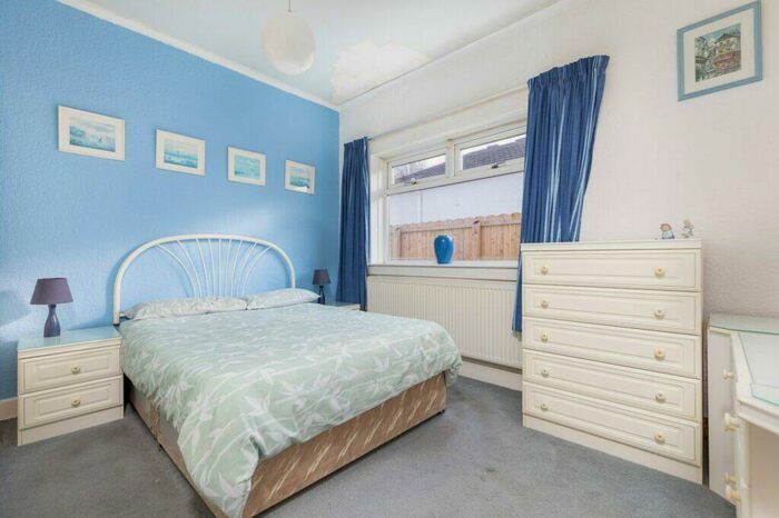 4 Bedroom Detached Bungalow For Sale In Ruthven Avenue, Giffnock, G46