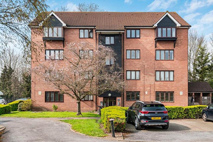 1 Bedroom Flat For Sale In Shepley Mews, Enfield, EN3