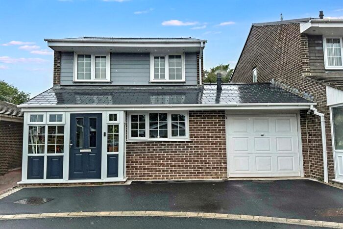 3 Bedroom Link Detached House For Sale In Crossways, DT2