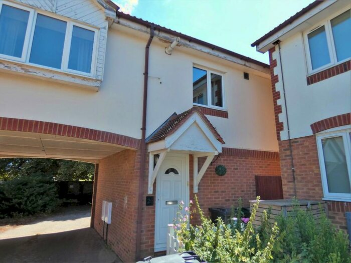 1 Bedroom Flat To Rent In St. Peters Close, Swanscombe, Kent, DA10